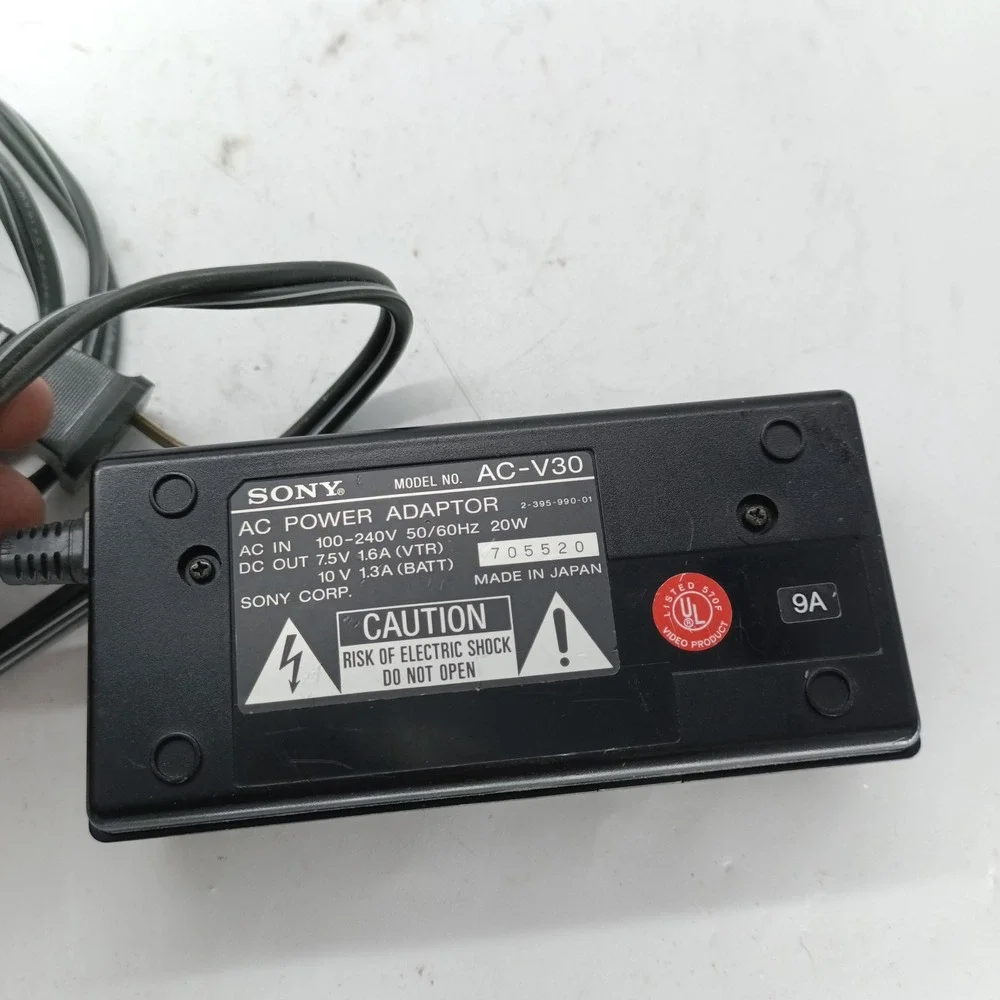 Sony AC-V30 AC Power Adaptor Battery Charger Camcorder VTR 7.5V 1.6A Japan c1
